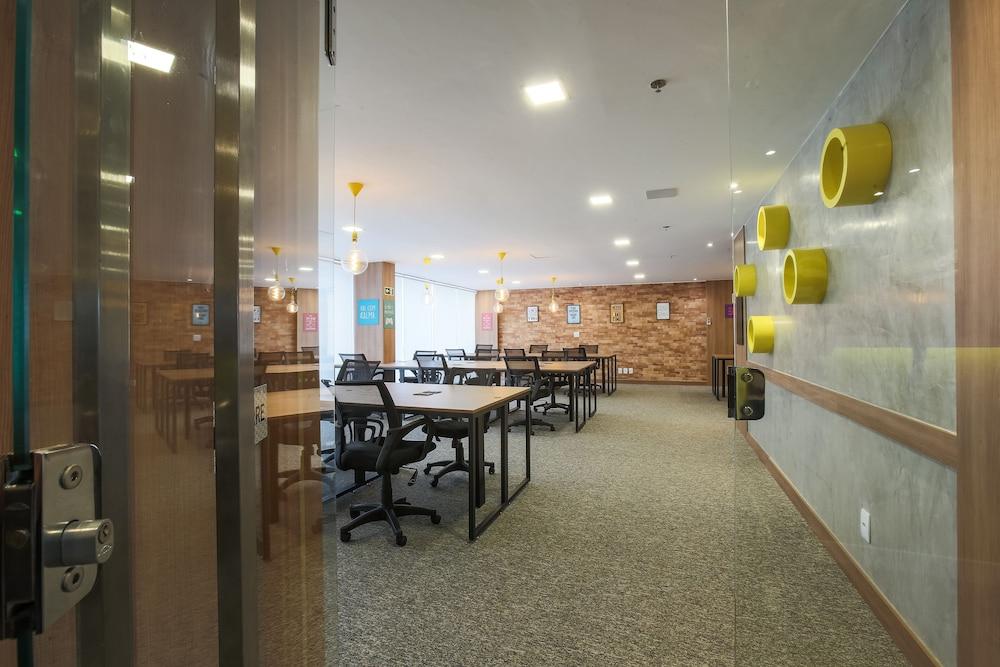 I5 Play Hotel Aguas Claras Bagian luar foto