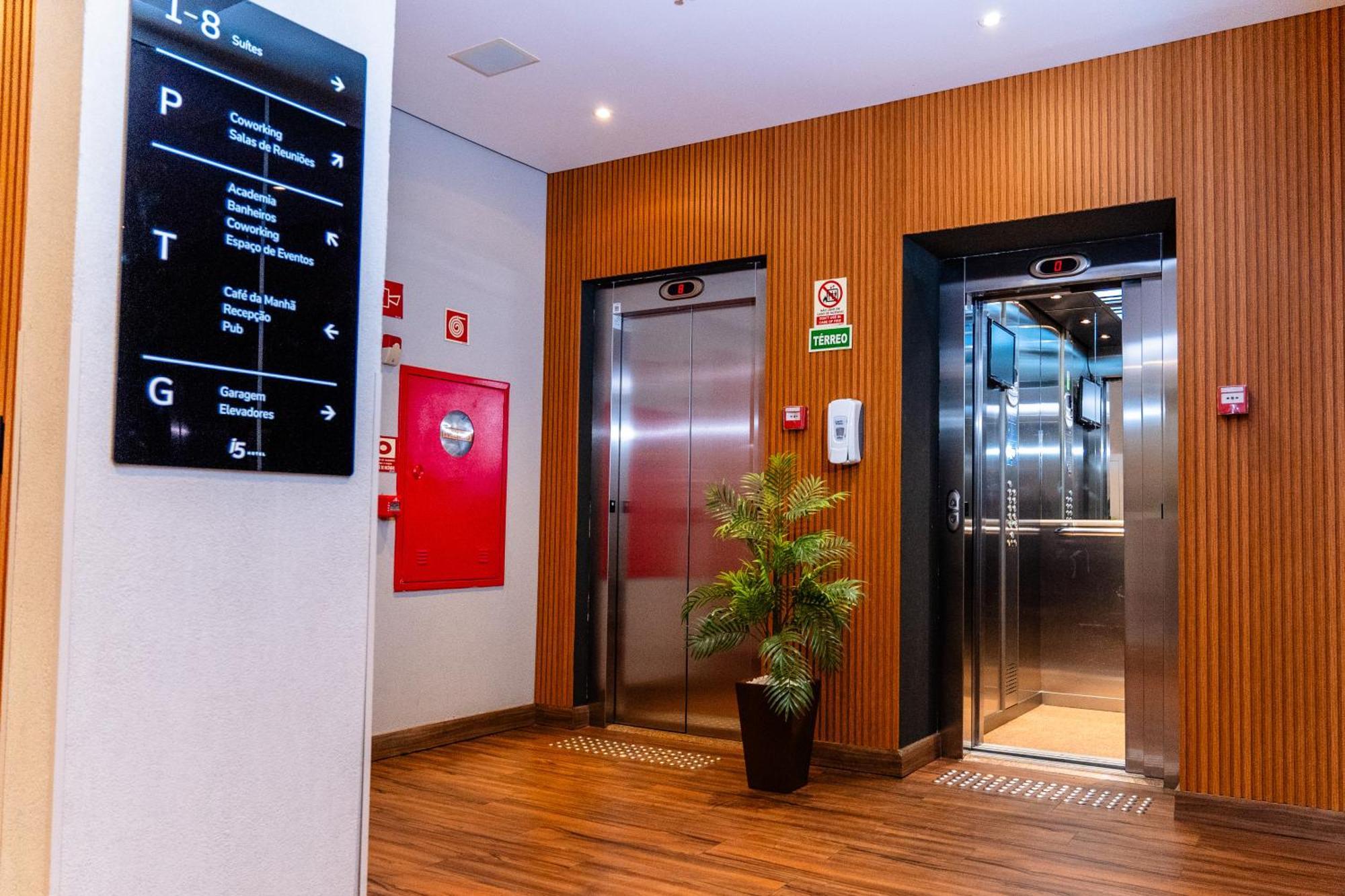 I5 Play Hotel Aguas Claras Bagian luar foto