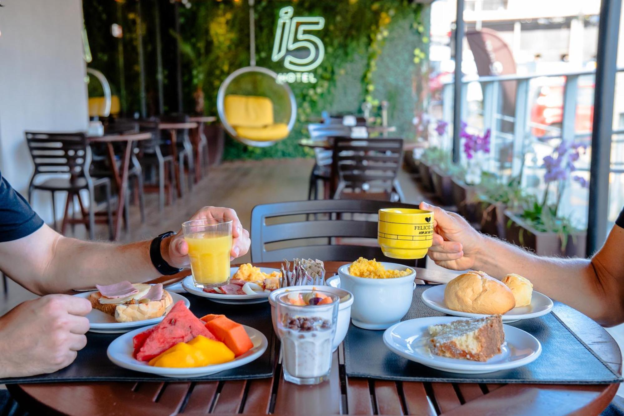 I5 Play Hotel Aguas Claras Bagian luar foto